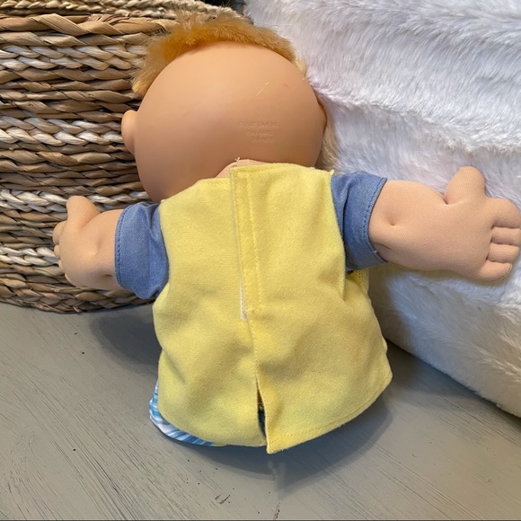 COPY - Cabbage Patch Kids Baby Doll 2007 - Picture 3 of 10